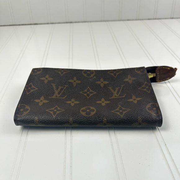 Louis Vuitton Vintage Monogram 
Canvas Toiletry Pouch 17 Cosmetic Bag - Picture 8 of 16